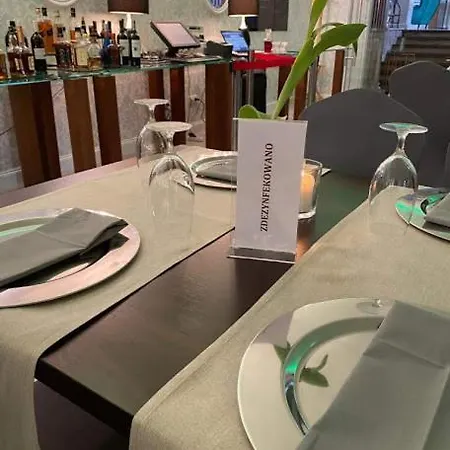 Готель Jasek Premium 3*